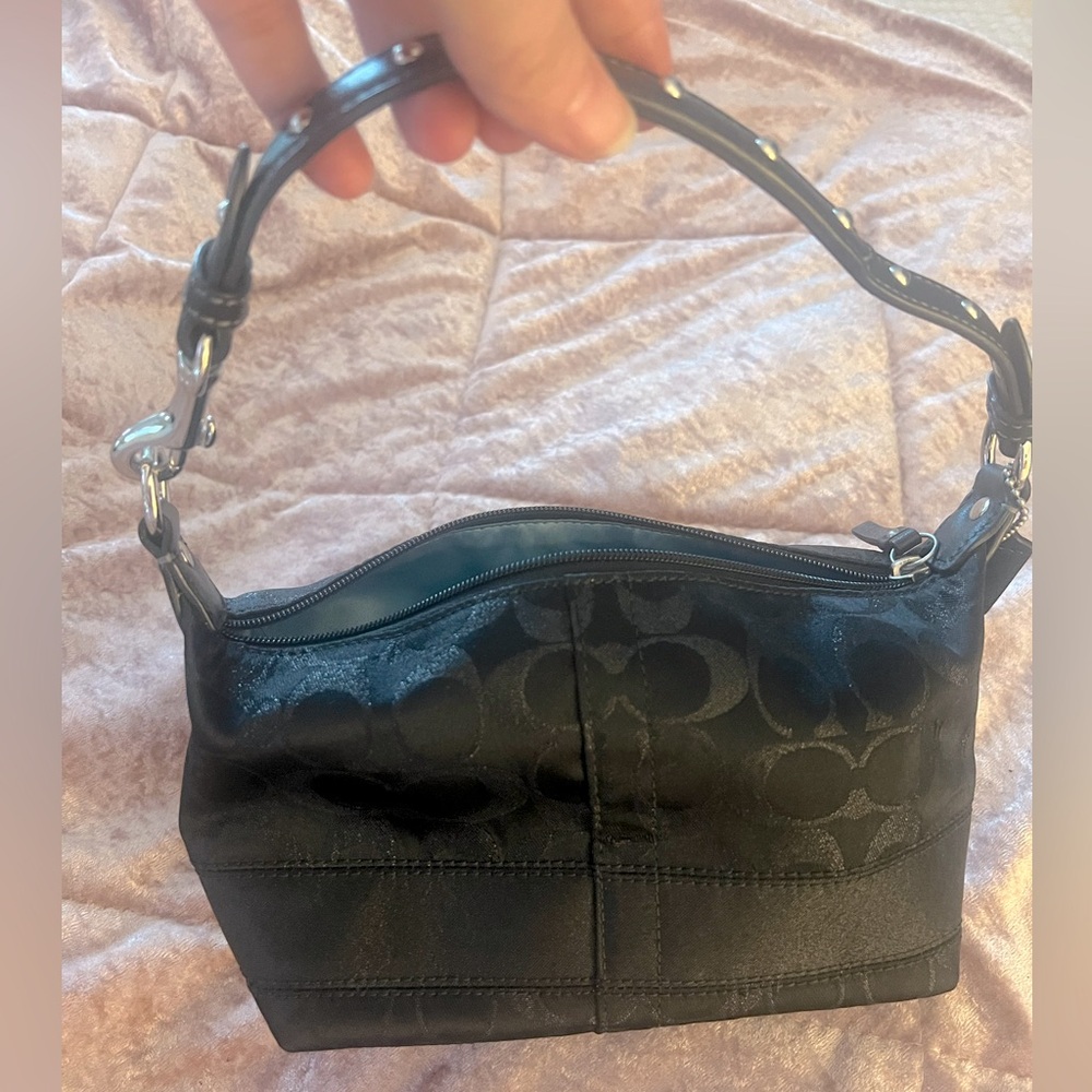 Coach Signature Small Hobo Baguette